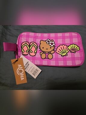 RARE* Aloha Collection Hello Kitty Pink Palaka Hawaii Collection Dopp Kit NWT